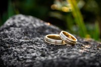 Waarom een persoonlijke ring soms beter werkt dan een standaardmodel